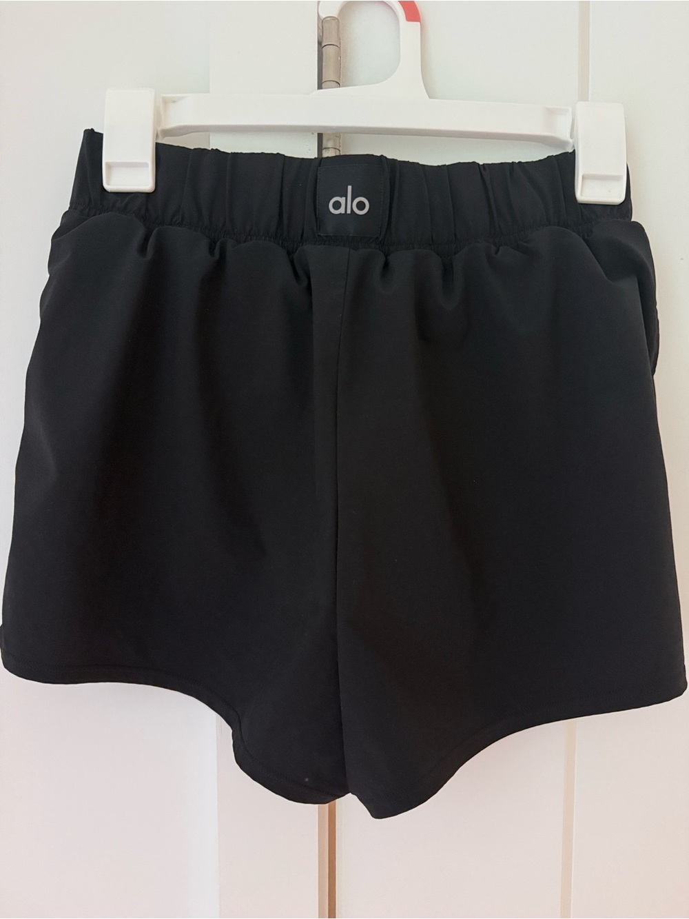 ALO Yoga Cinch It Up Shorts Black XS | Lightweight Running Gym Athleisure Shorts - Picture 2 of 6